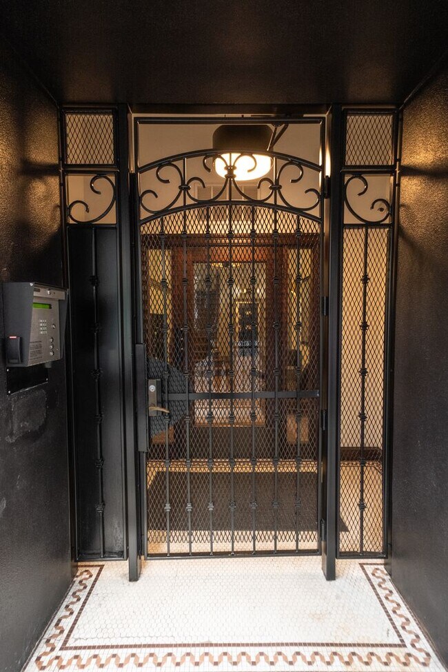 Photo - Beverly Alder Apartments