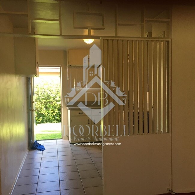 Photo - 241 Alpine St Unidad 2