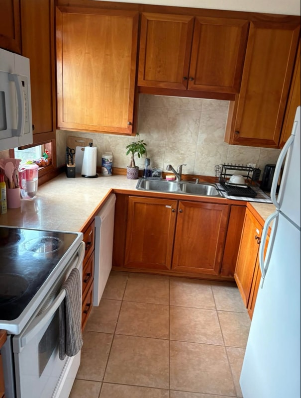 Building Photo - 1015 8th Ave NW