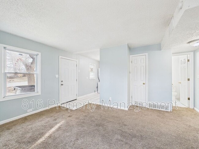 Photo - 6104 E 152 Terrace Unit B