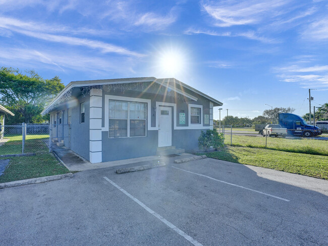 Photo - 778 SW 2nd Ave Townhome