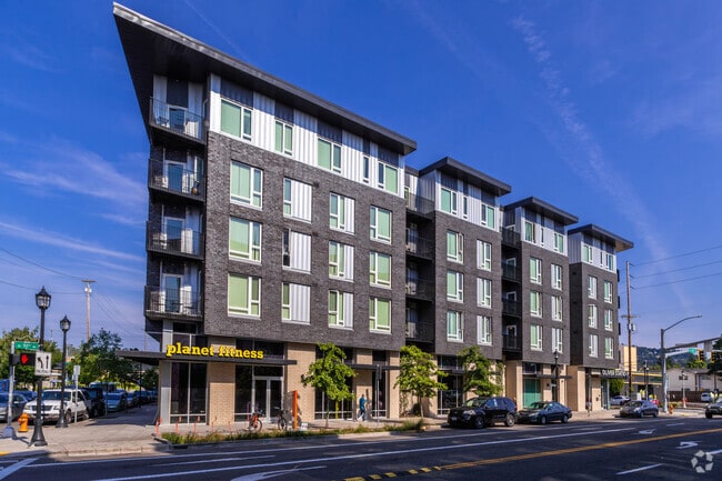 Building Photo - Oliver Station Apartments