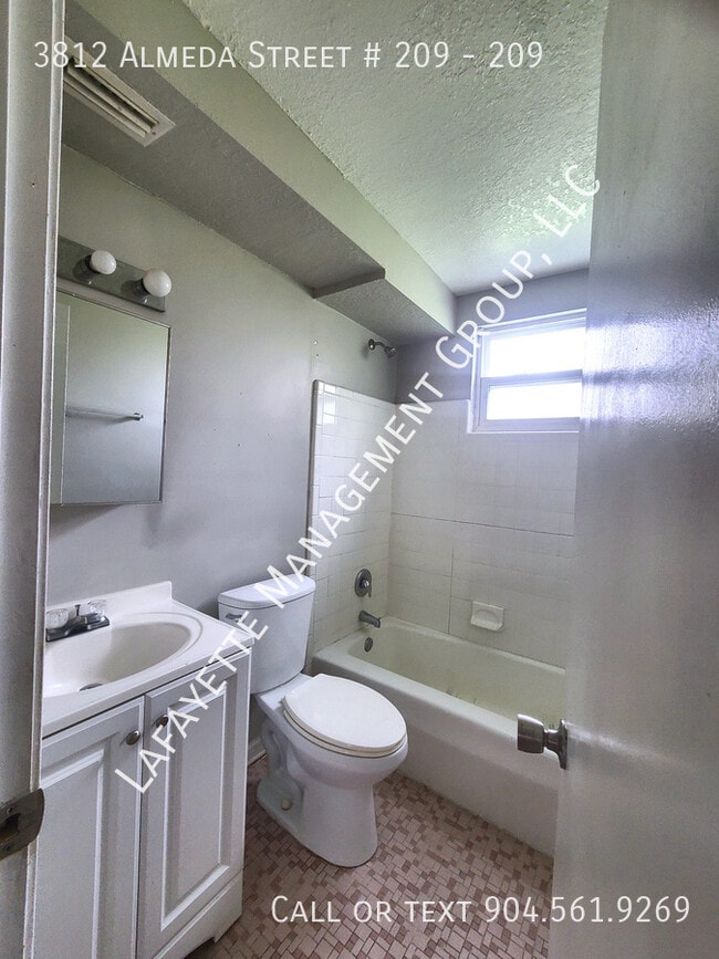Photo - 3812 Almeda St Unit 209