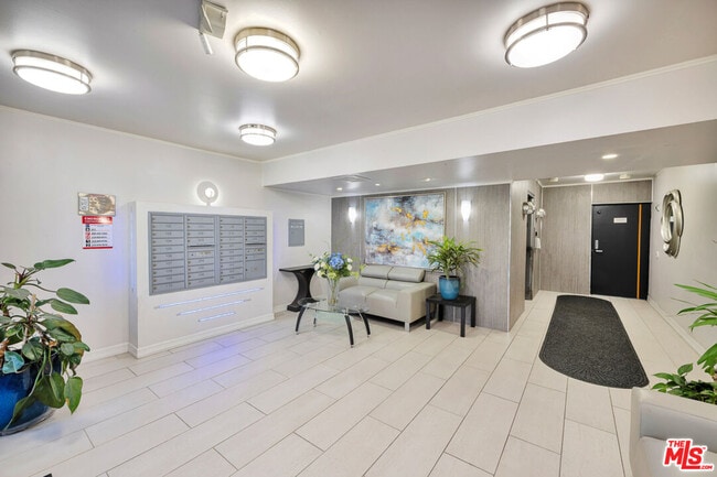 Photo - 1727 S Bentley Ave Unit 205