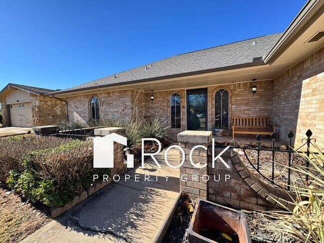 Photo - Enjoy $500 off your first month's rent!!