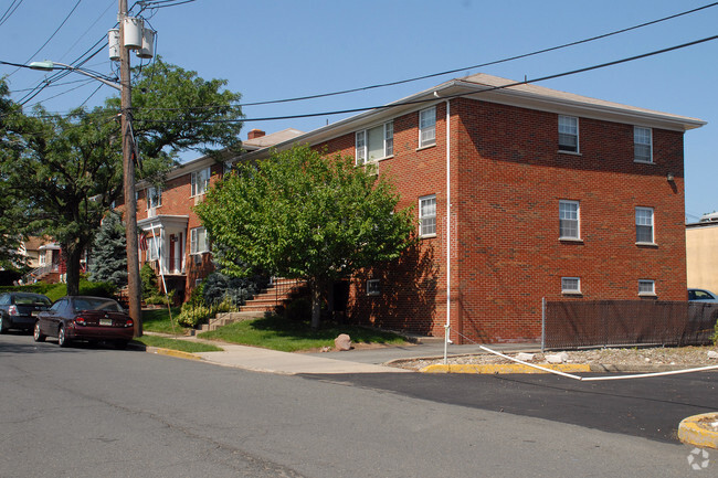 Building Photo - Christopher Court Rental