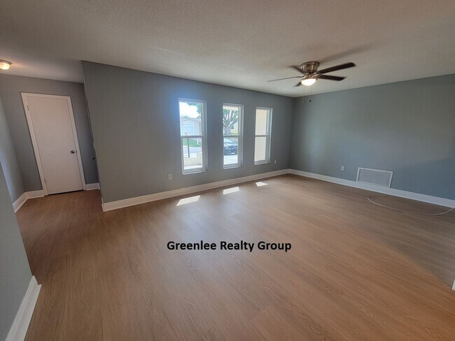 Photo - Beautifully Updated 3 Bedroom/2.5 Bathroom...