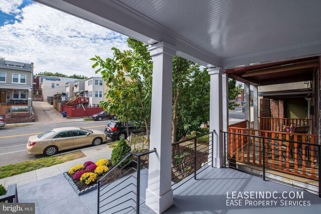 Photo - 2129 4th St NE