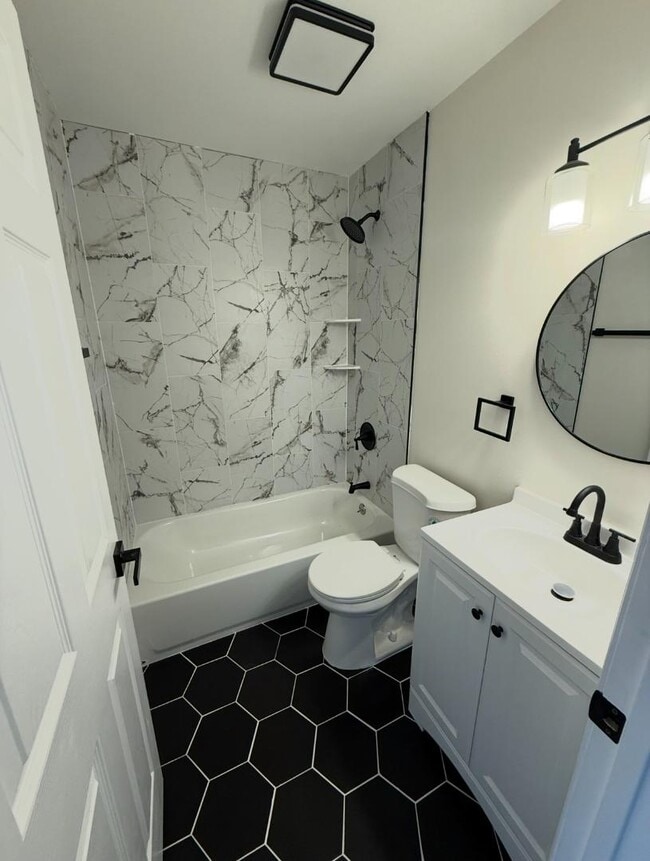 Photo - 608 West St