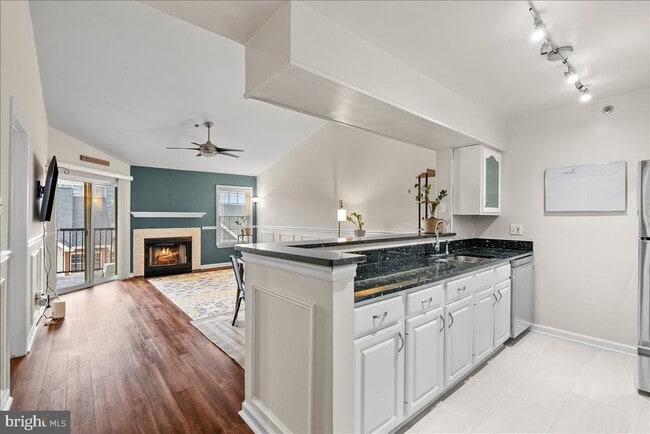 Photo - 3311 Wyndham Cir Unit 4200