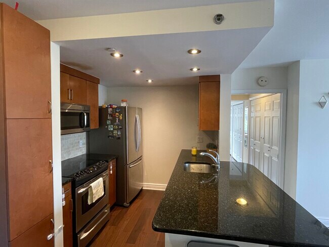 Photo - 20 2ND St Unidad 703