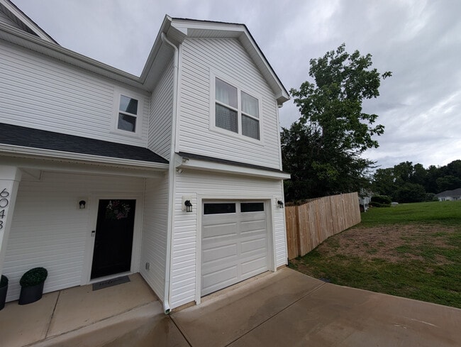 Room in Townhome on Sullins Rd