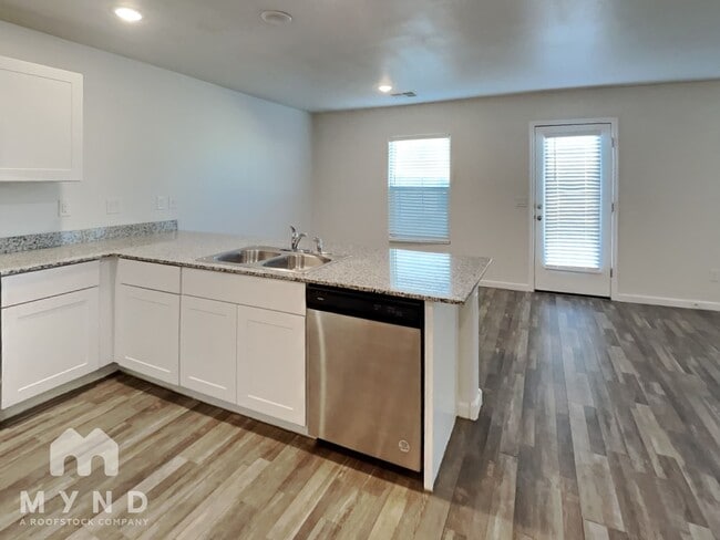 Photo - 144 W Douglas Ave