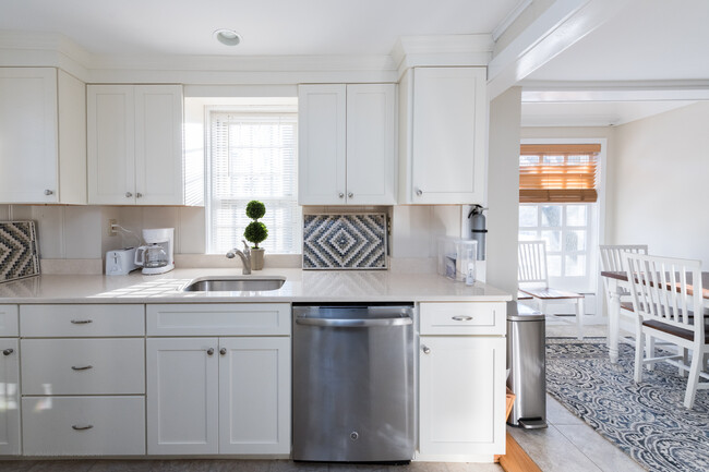 Kitchen - 115 John St Townhome