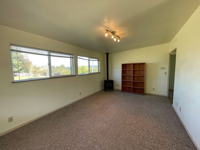 Photo - Charming 2-Bedroom Detached ADU in Myrtle ...