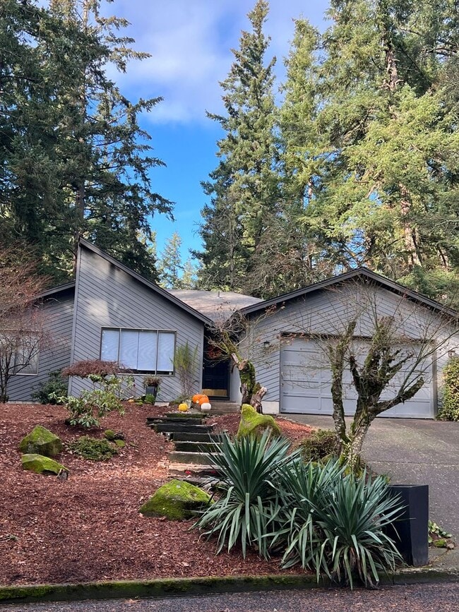 Building Photo - Large one level home with secluded backyar...