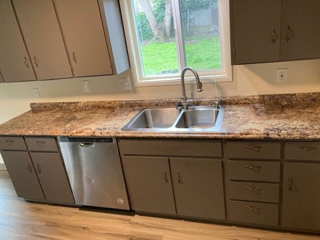 Photo - (OCK 5) Beautifully remodeled 2 bedroom/1.5 bath duplex Unidad 1748