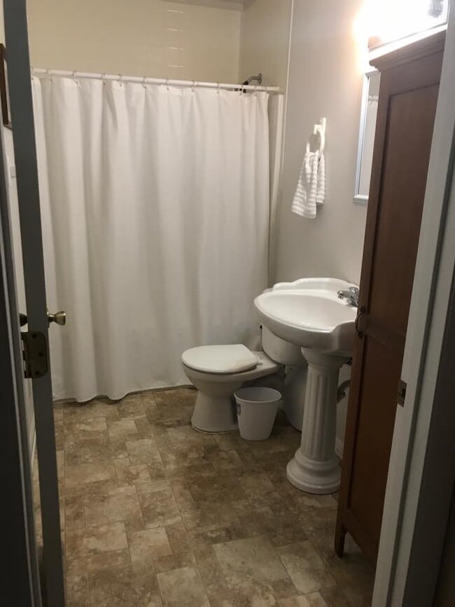 1800 Ross St Unit 1800