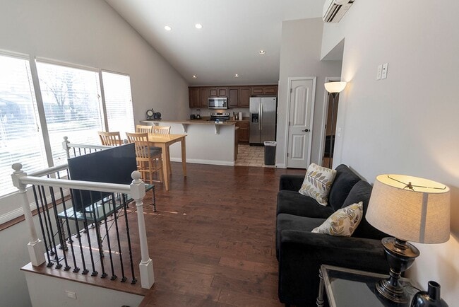 Photo - 1415 Paris Rd Unit A