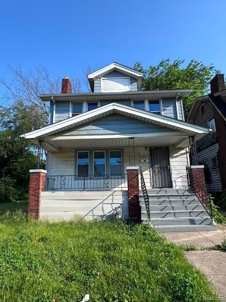 Building Photo - 2474 Fullerton Ave
