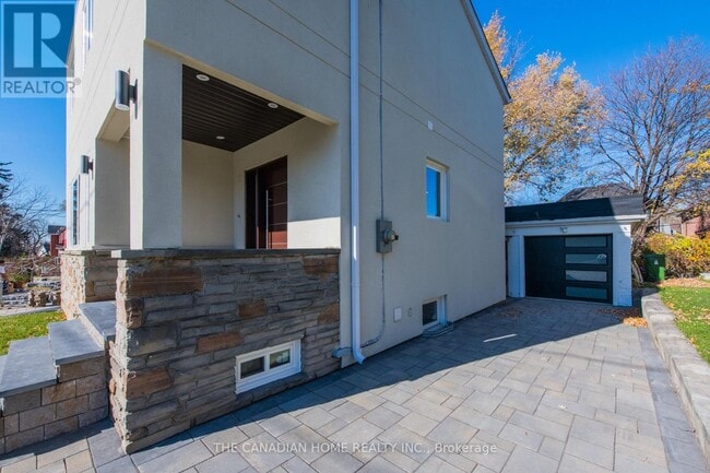 Photo - 8 Clearview Heights