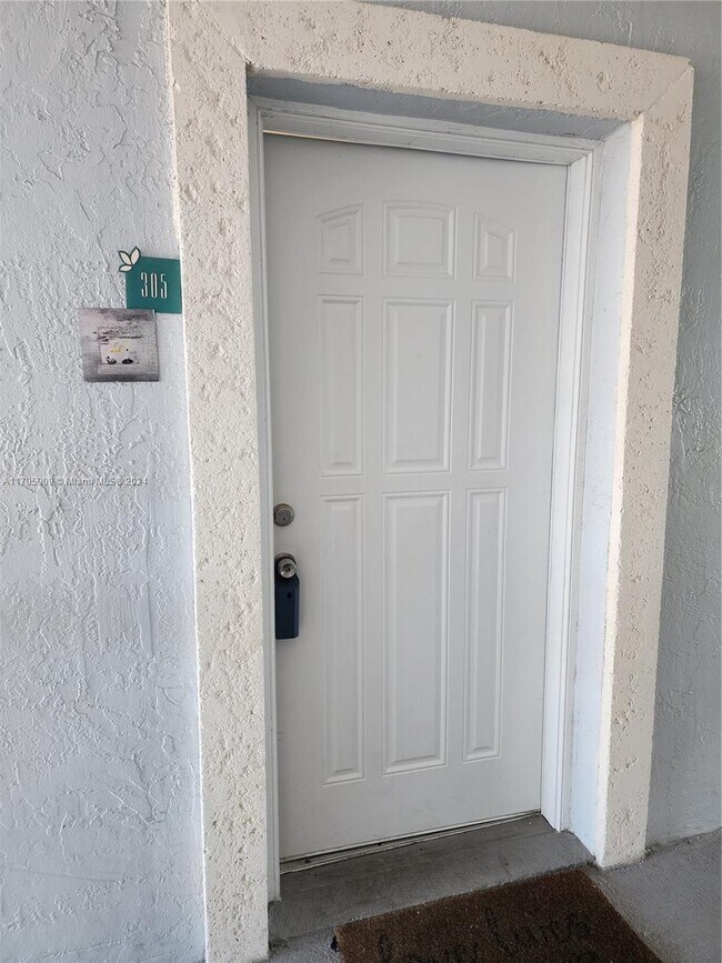 Photo - 8640 SW 212th St Unidad 305 Rental