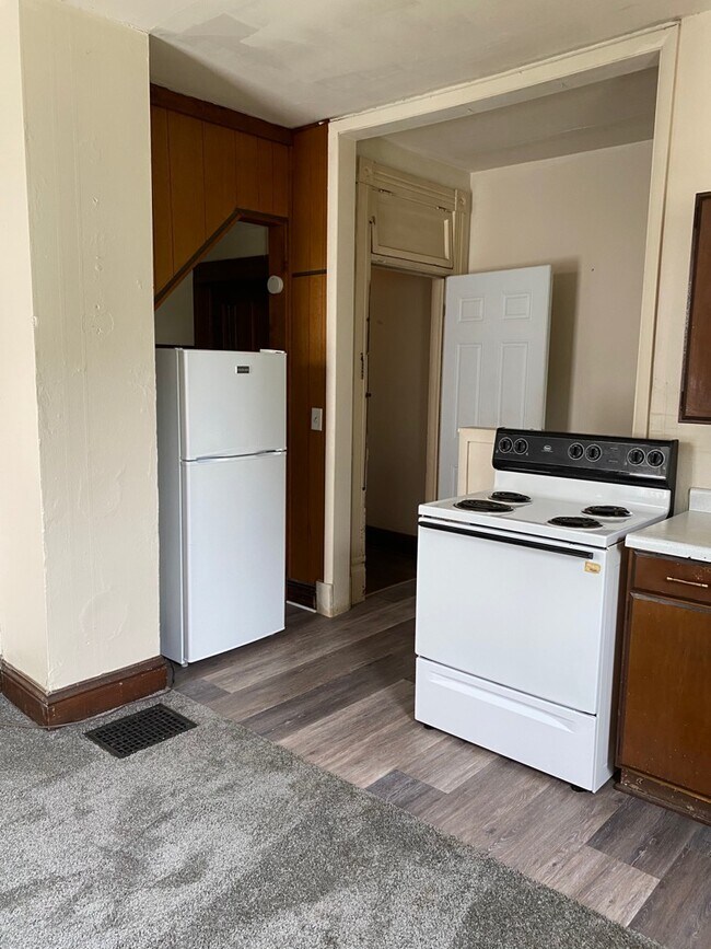 Building Photo - 310 S 6th St Unit 3