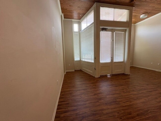 Photo - 466 Poplar St Unit 1