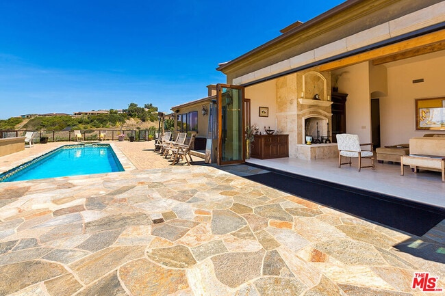2624 Costebelle Dr