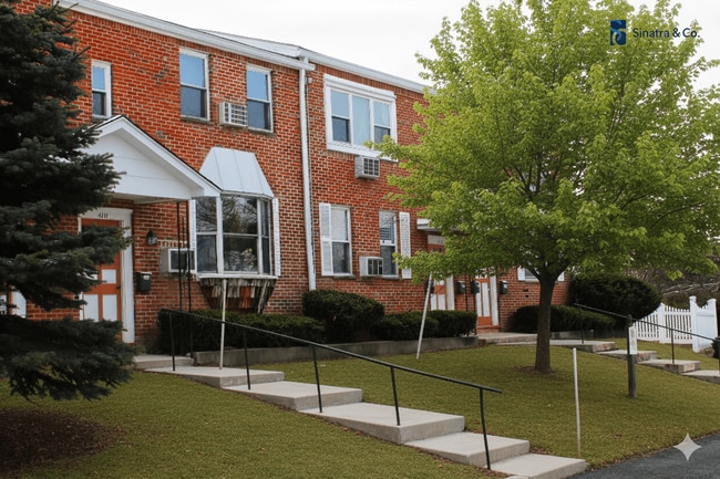 Lincoln Square Apartments