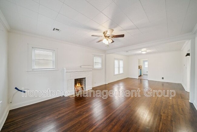 Photo - 2119 W 40th St