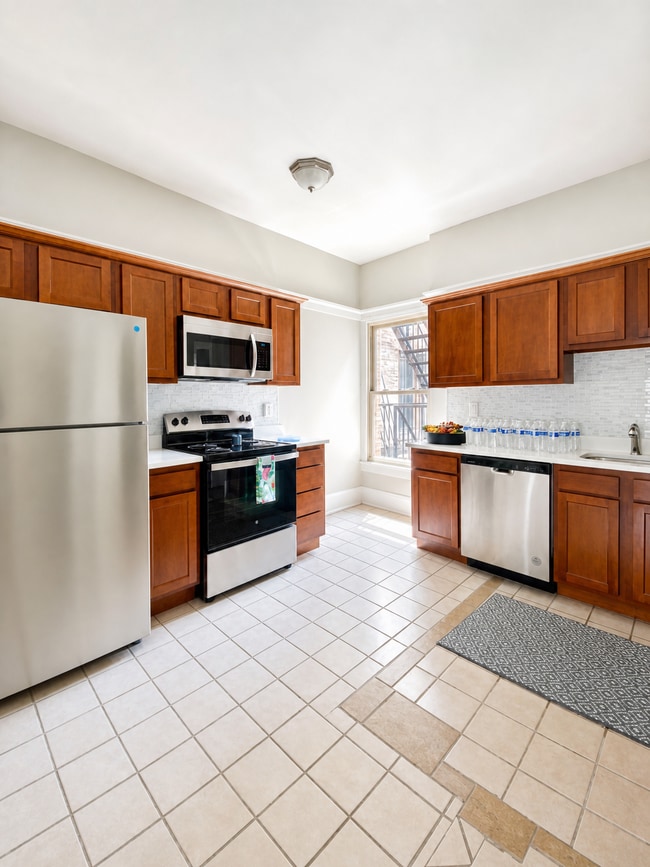 BAUM GROVE APARTMENTS -- 090