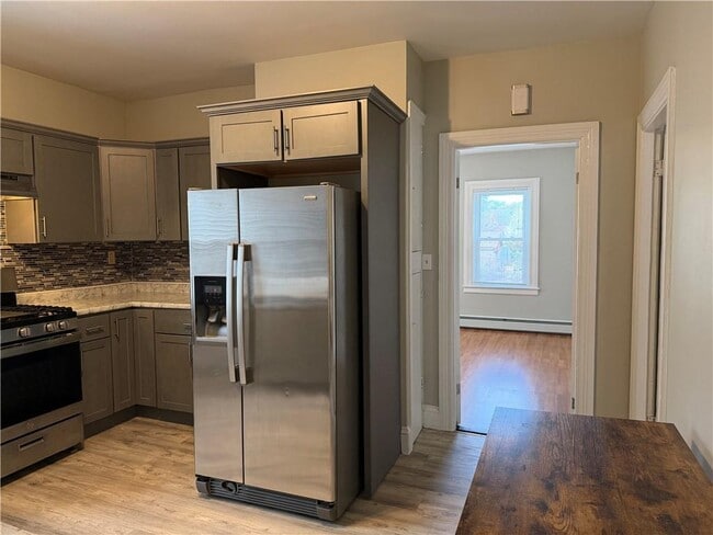 Photo - 125 Calverley St Unidad 2