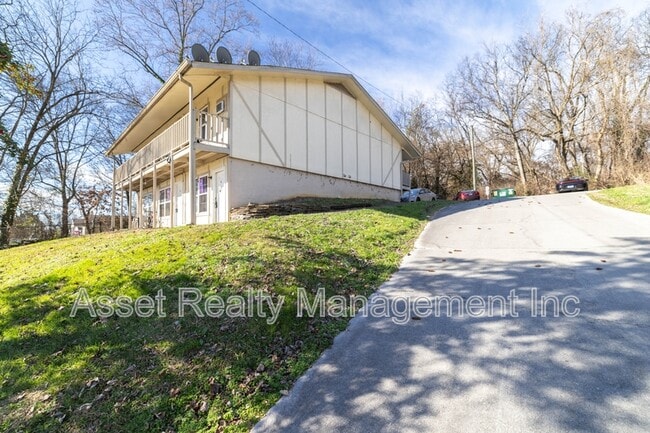 Photo - 2329 Dodson Ave