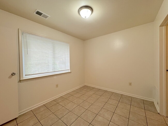 Photo - Charming Townhome in Prime Annandale Location