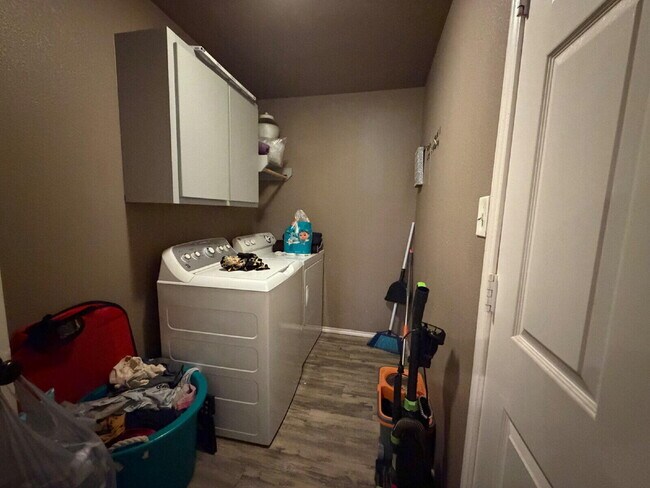 Photo - 2205 Cedar Ave