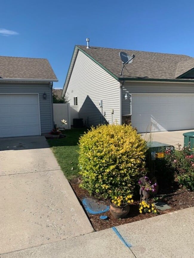 Photo - Lovely 3 bedroom 2 bath Post Falls Home!