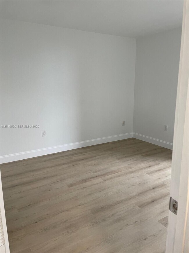 3731 N Country Club Dr Unit 323