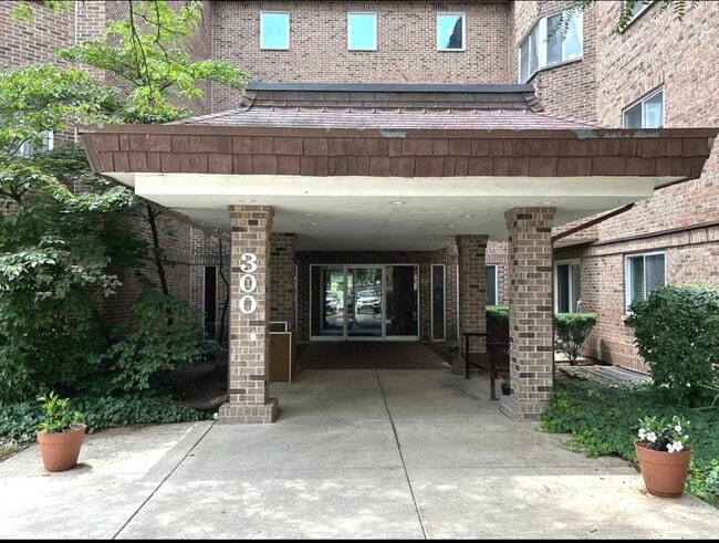 Building Photo - 300 S Roselle Rd Unit 307