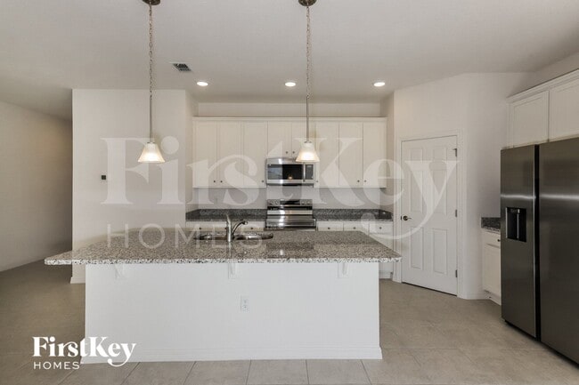 Photo - 422 Reina Wy