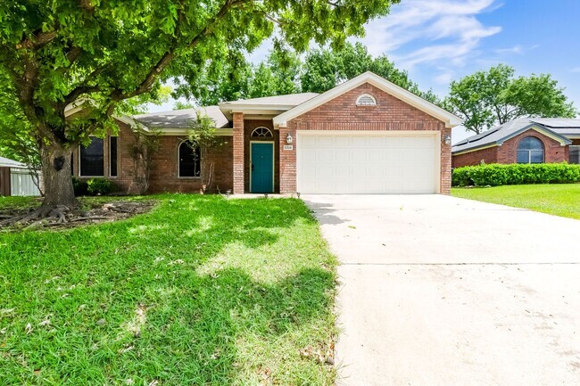 Building Photo - 5316 Trail Dr Rental