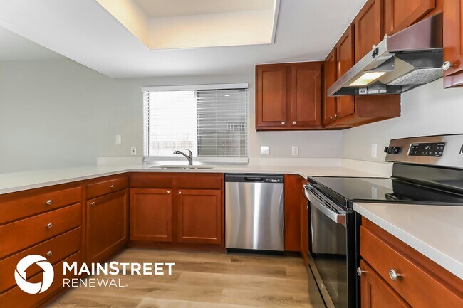 Photo - 7527 W Elm St