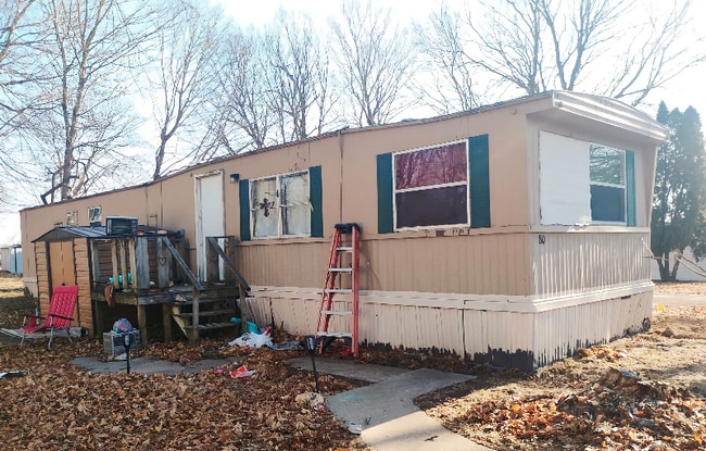 Building Photo - 1100 W Locust St