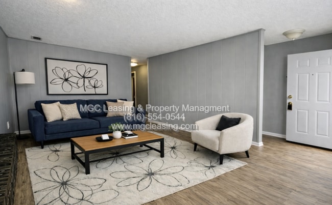 Building Photo - Raytown Duplex Available for Immediate Move-In