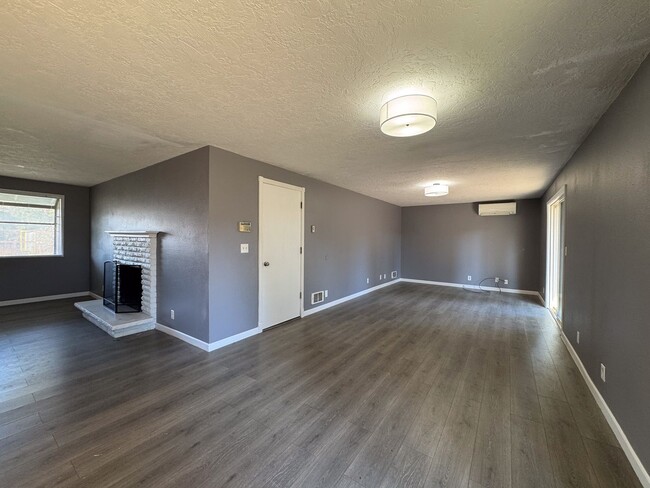 Photo - 3 Bedroom 1 Bath in Churchill Neighborhood