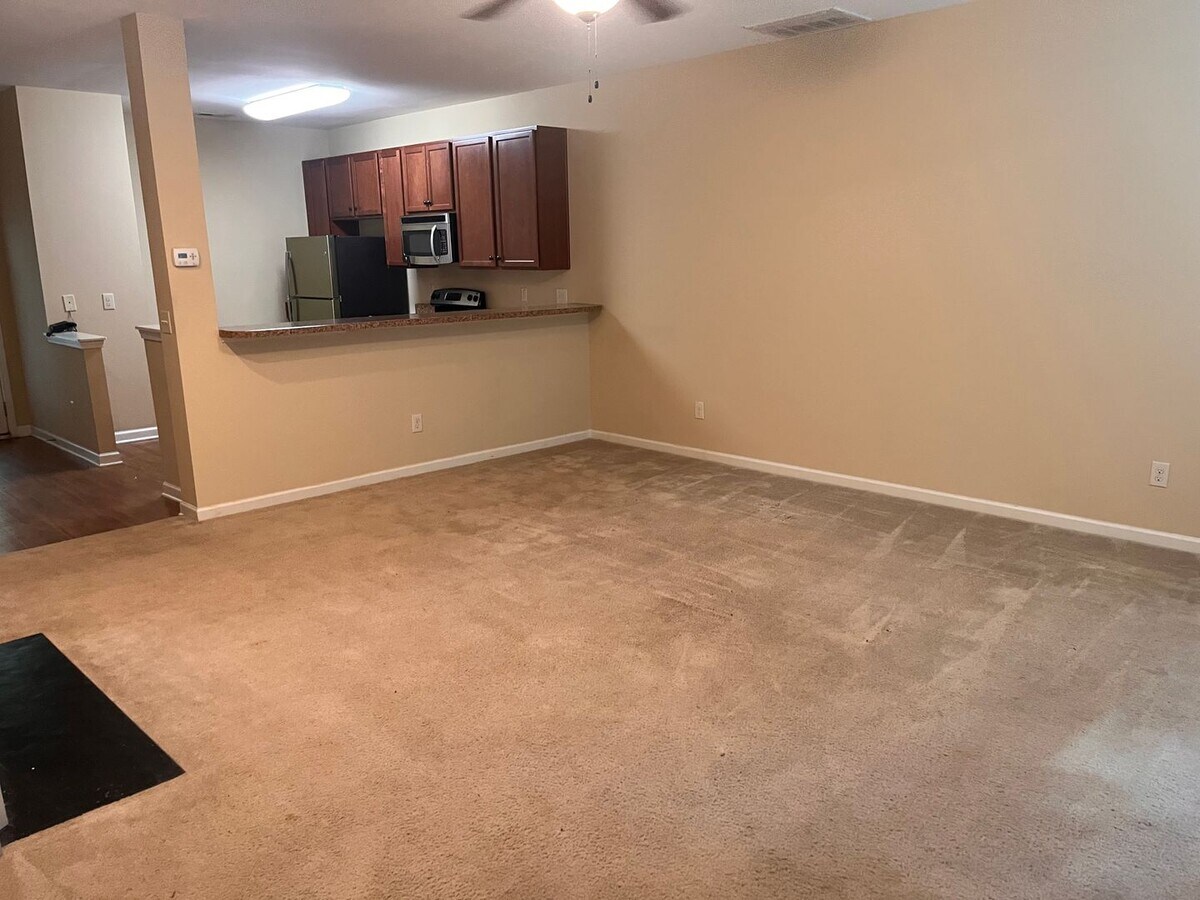 Photo - Lovely Townhouse