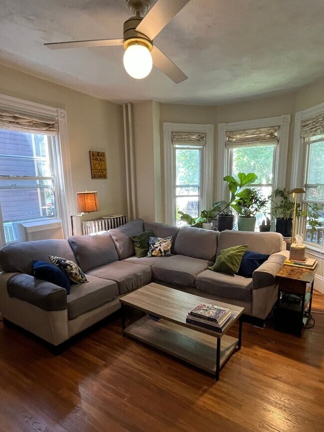 Building Photo - Charming 2BR Condo in Cambridge