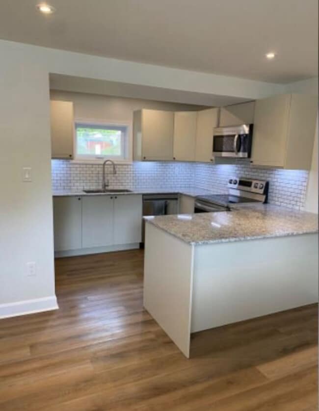 Building Photo - 40 Grand St Unit 2