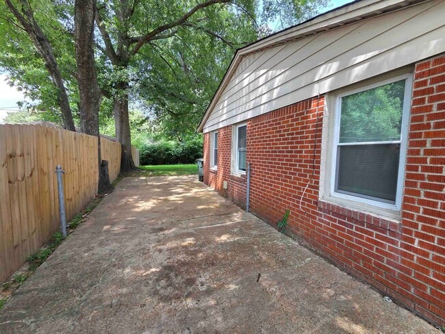 3614 Mary Cove