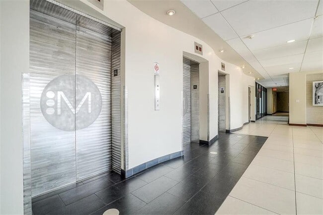 Lobby Elevators - 700 E 8th St Unidad 9H